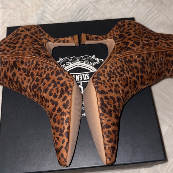 NWT SILENT D AUDRY Boot Tan Leopard - Picture 12 of 15